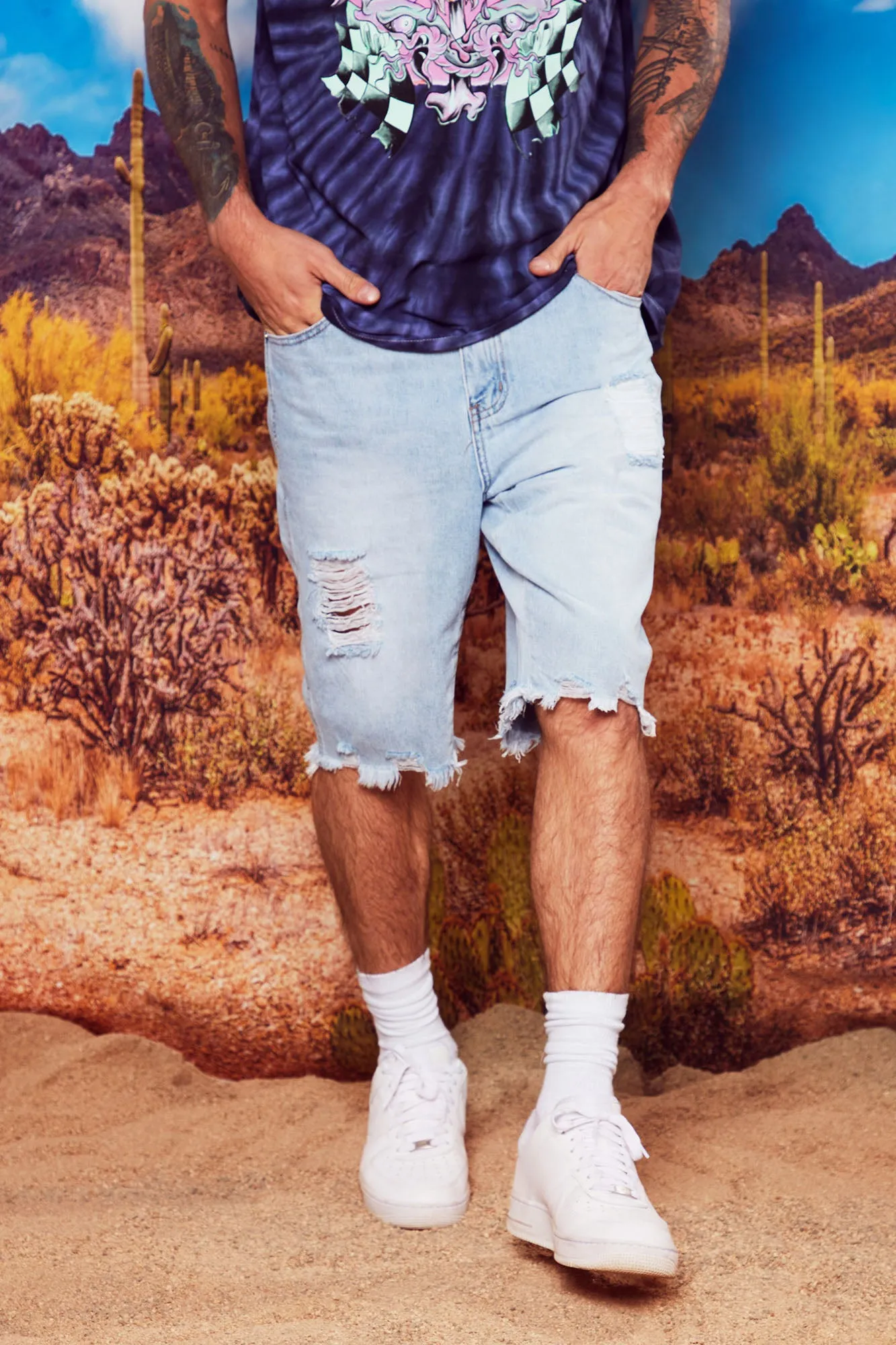 All Tied Up Distressed Short - Light Wash