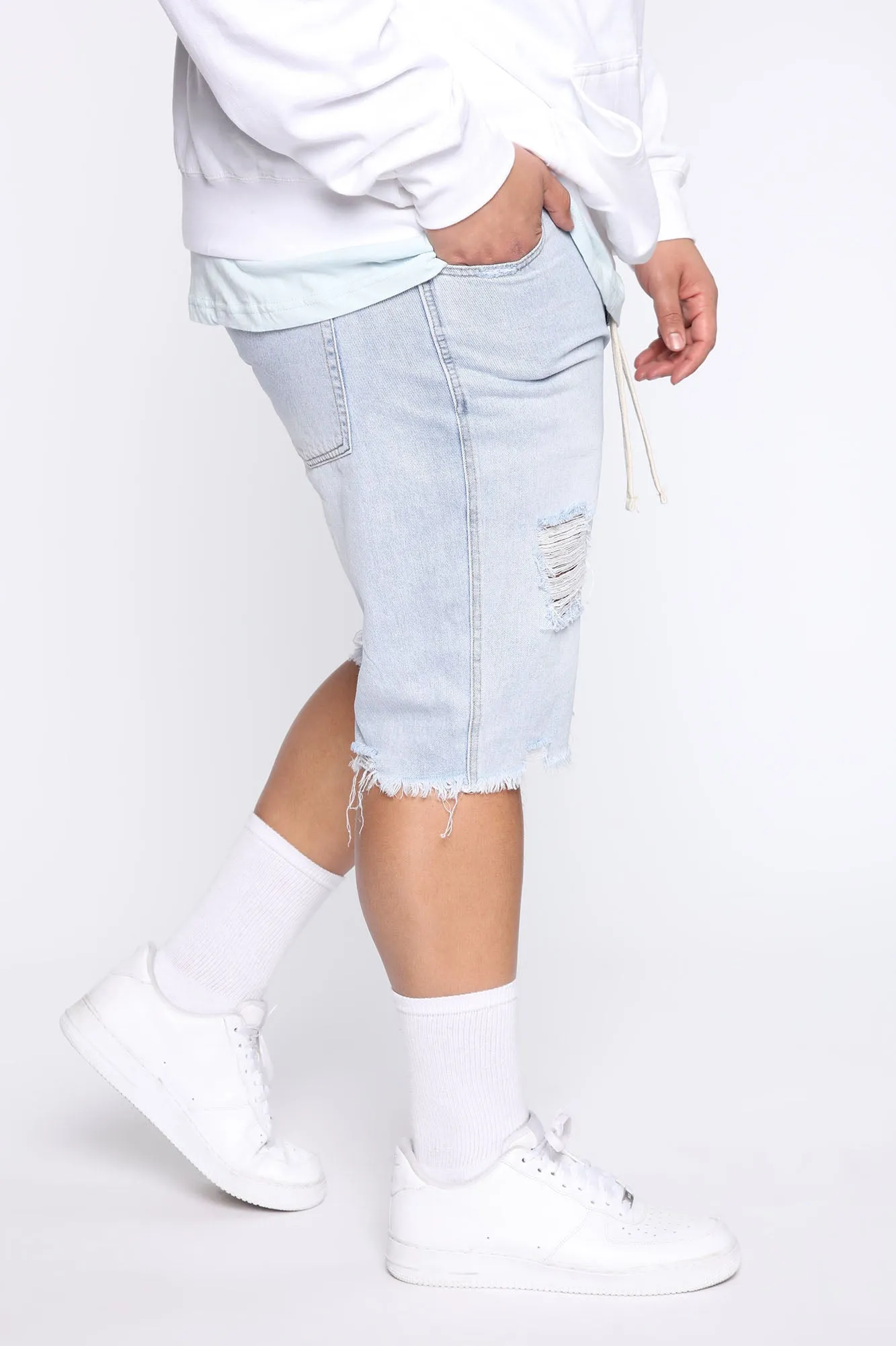 All Tied Up Distressed Short - Light Wash