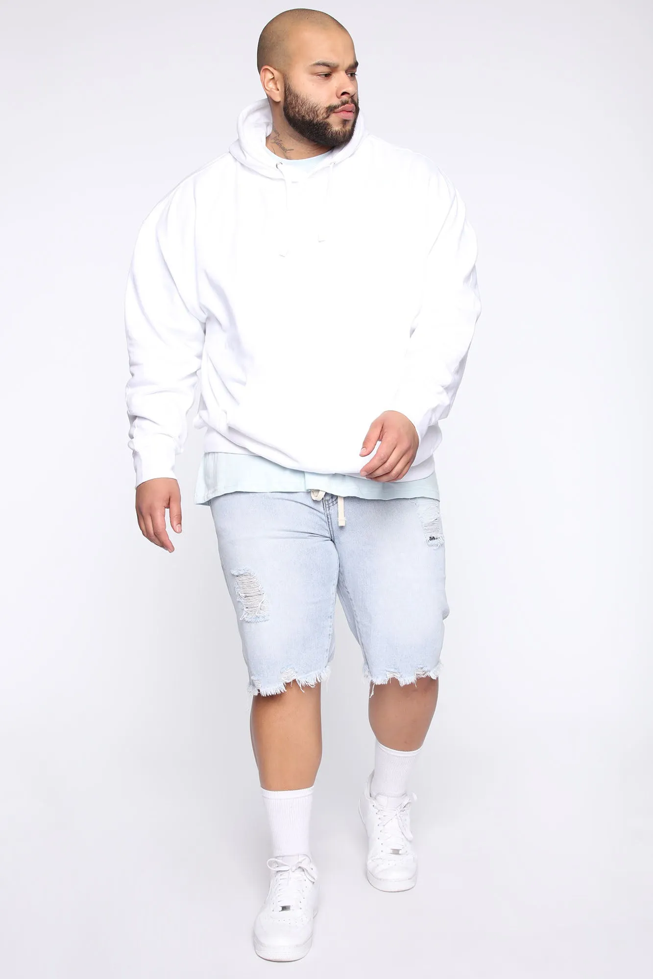 All Tied Up Distressed Short - Light Wash