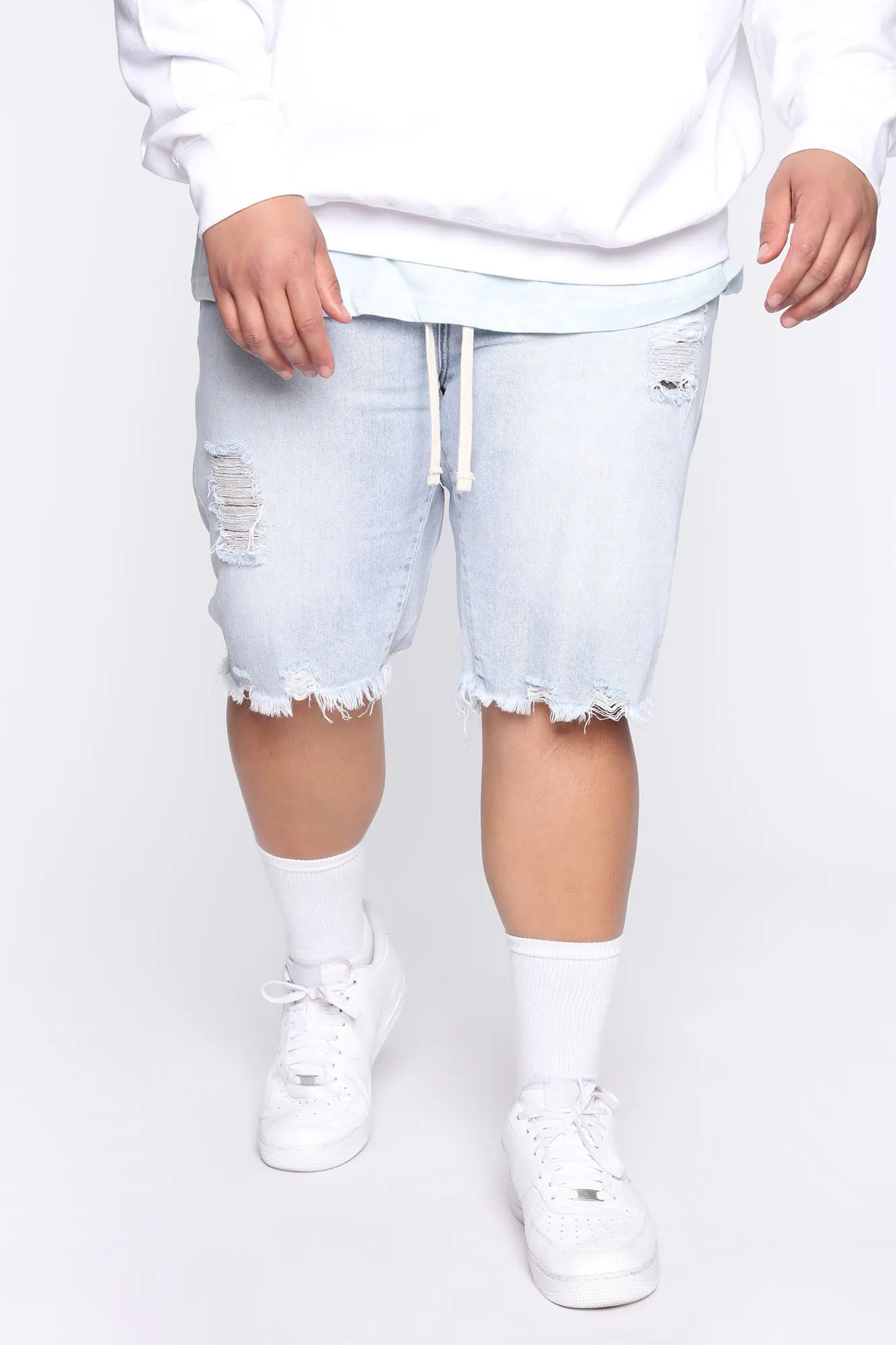 All Tied Up Distressed Short - Light Wash