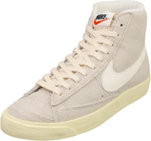 Nike Women's Modern