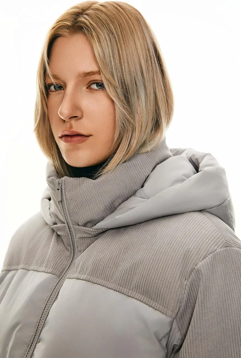 Orolay Women's Cropped Puffer Jacket Winter Hooded Zip Quilted Down Coat Warm Corduroy Fashion Outerwear with Pockets