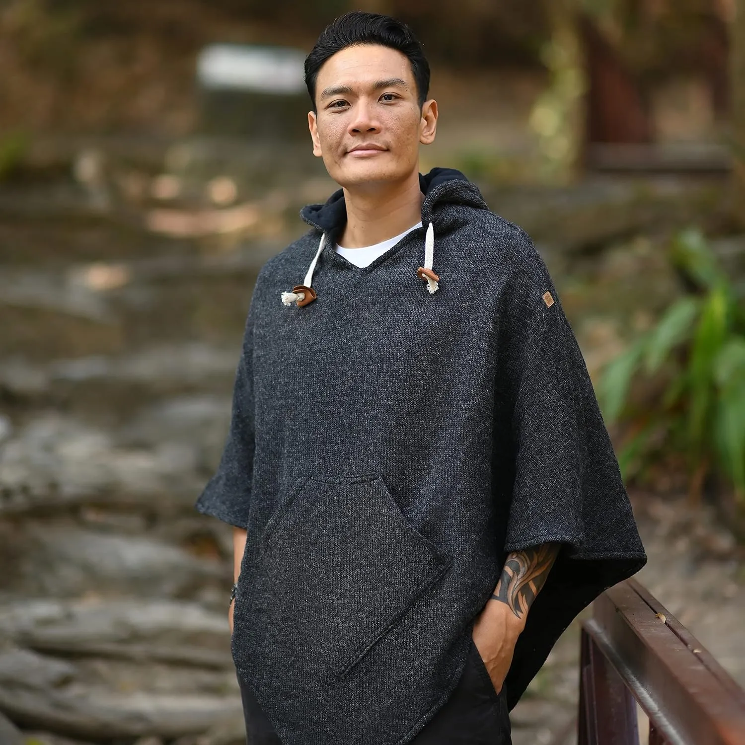 virblatt - Poncho Men & Women | Wool & Fleece | Unisex Hooded Winter Poncho