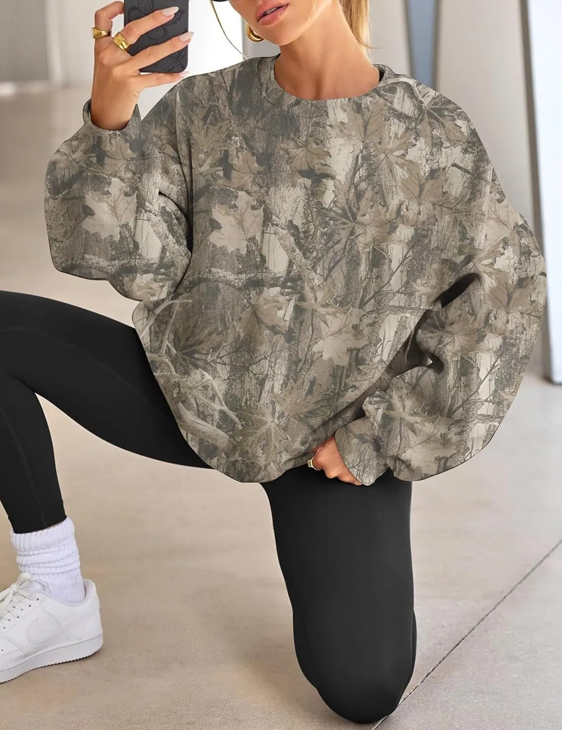 Womens Camo Sweatshirt Oversized Graphic Maple Leaf Print Crewneck Long Sleeve Y2k Trendy Fall Pullover Hoodies