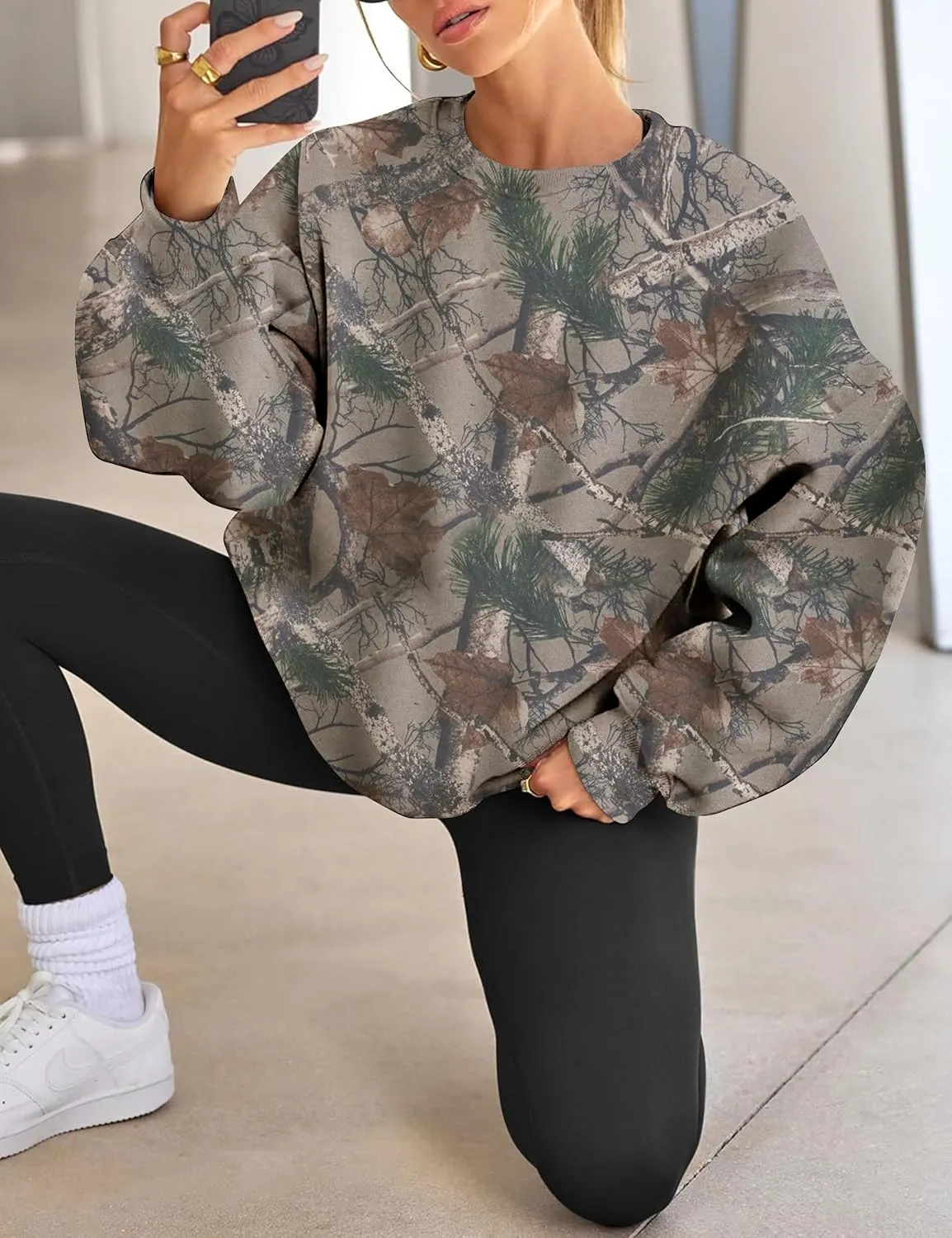 Womens Camo Sweatshirt Oversized Graphic Maple Leaf Print Crewneck Long Sleeve Y2k Trendy Fall Pullover Hoodies