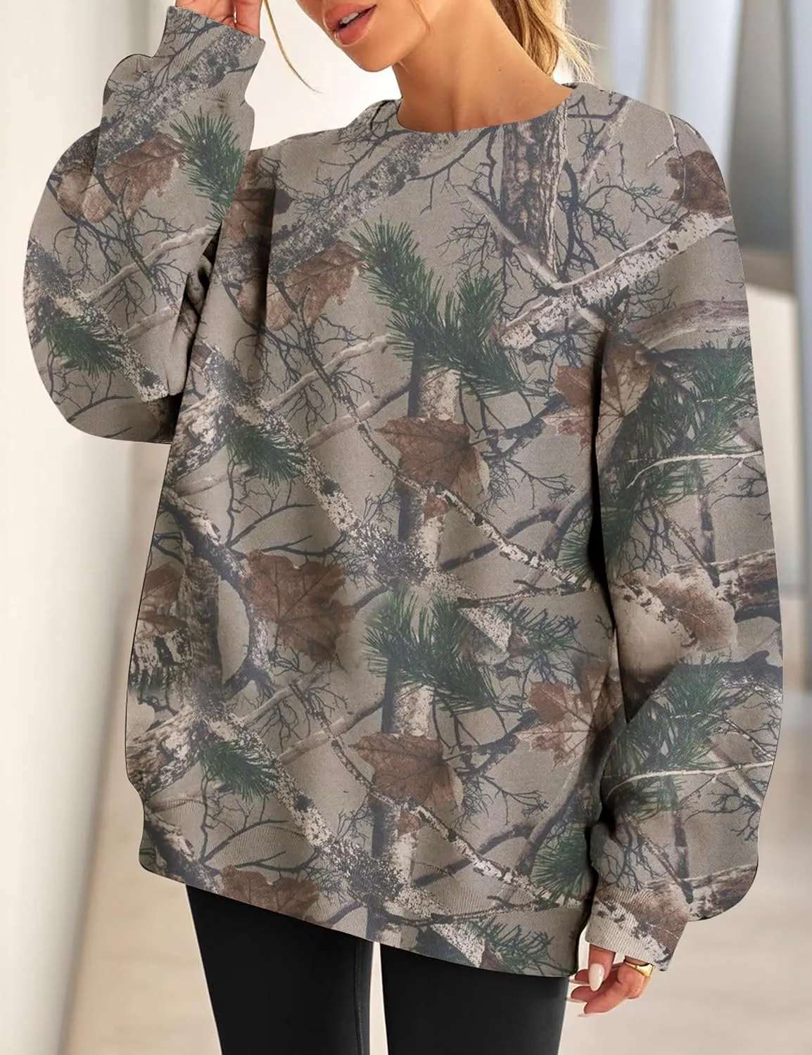 Womens Camo Sweatshirt Oversized Graphic Maple Leaf Print Crewneck Long Sleeve Y2k Trendy Fall Pullover Hoodies