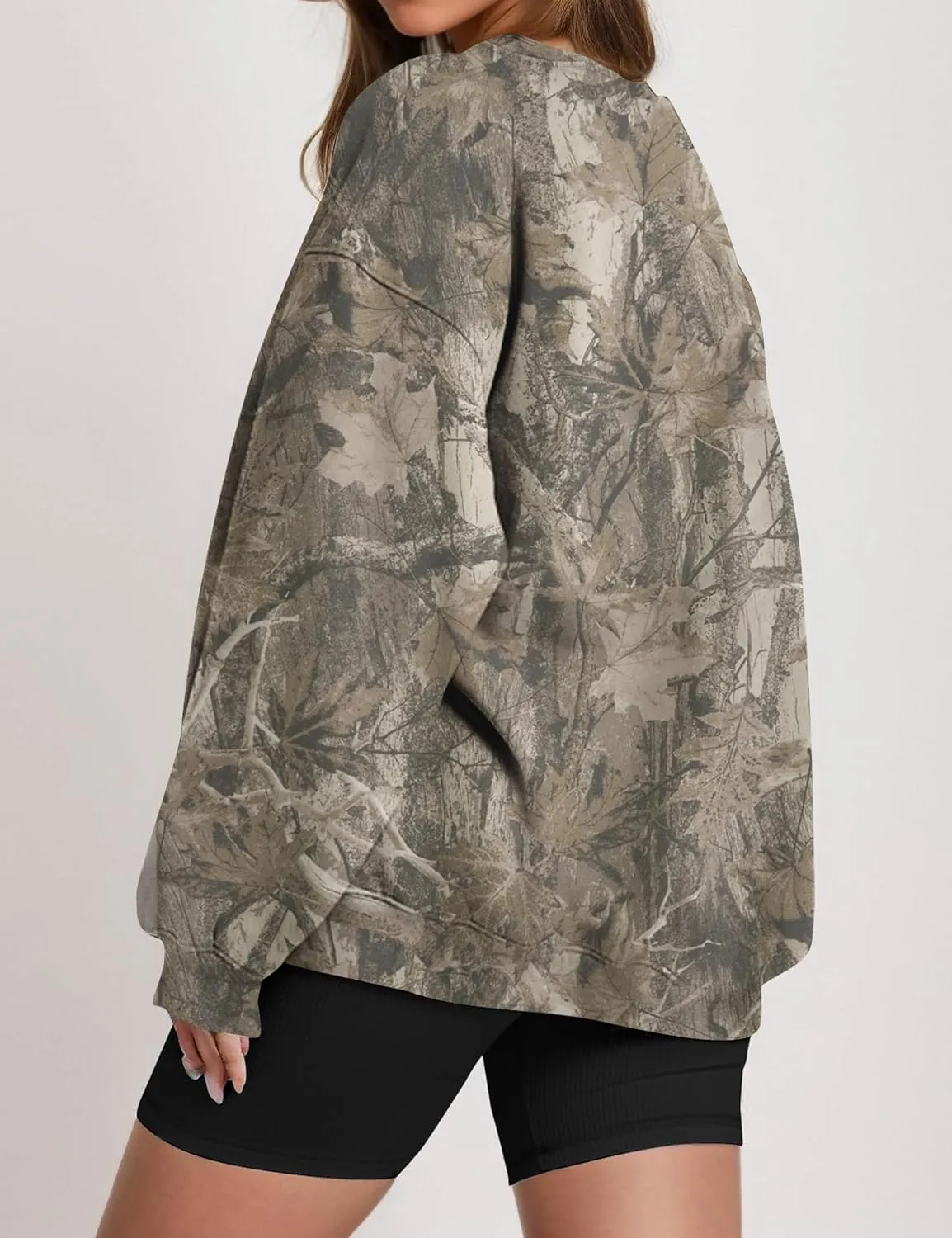 Womens Camo Sweatshirt Oversized Graphic Maple Leaf Print Crewneck Long Sleeve Y2k Trendy Fall Pullover Hoodies