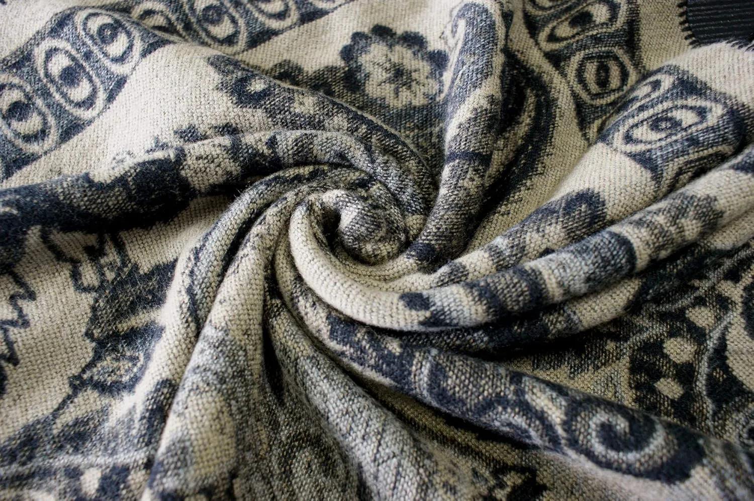 Women's Vintage Pattern Open Front Poncho Cape Shawl Winter Shawl Wraps